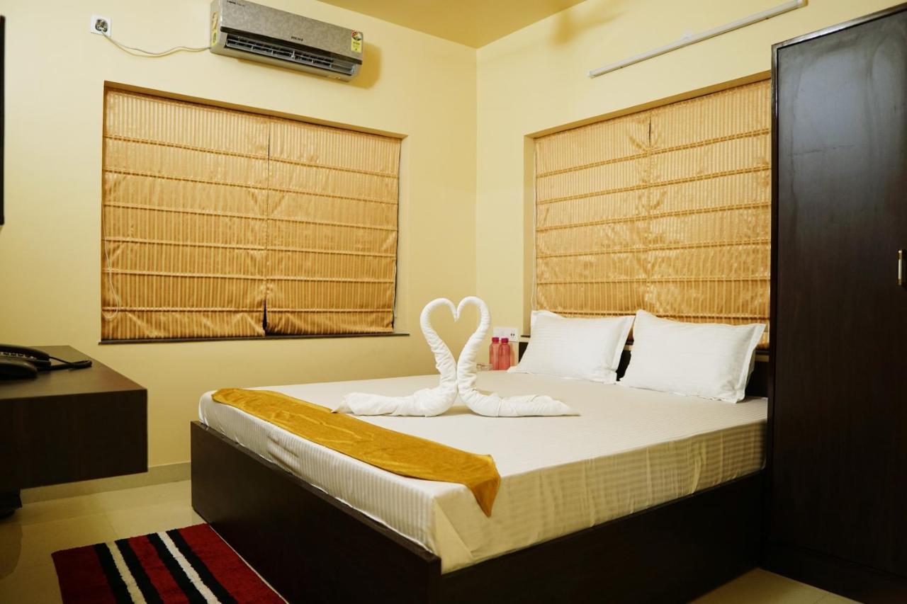 Rama Golden Root New town Hotel Calcutta Buitenkant foto